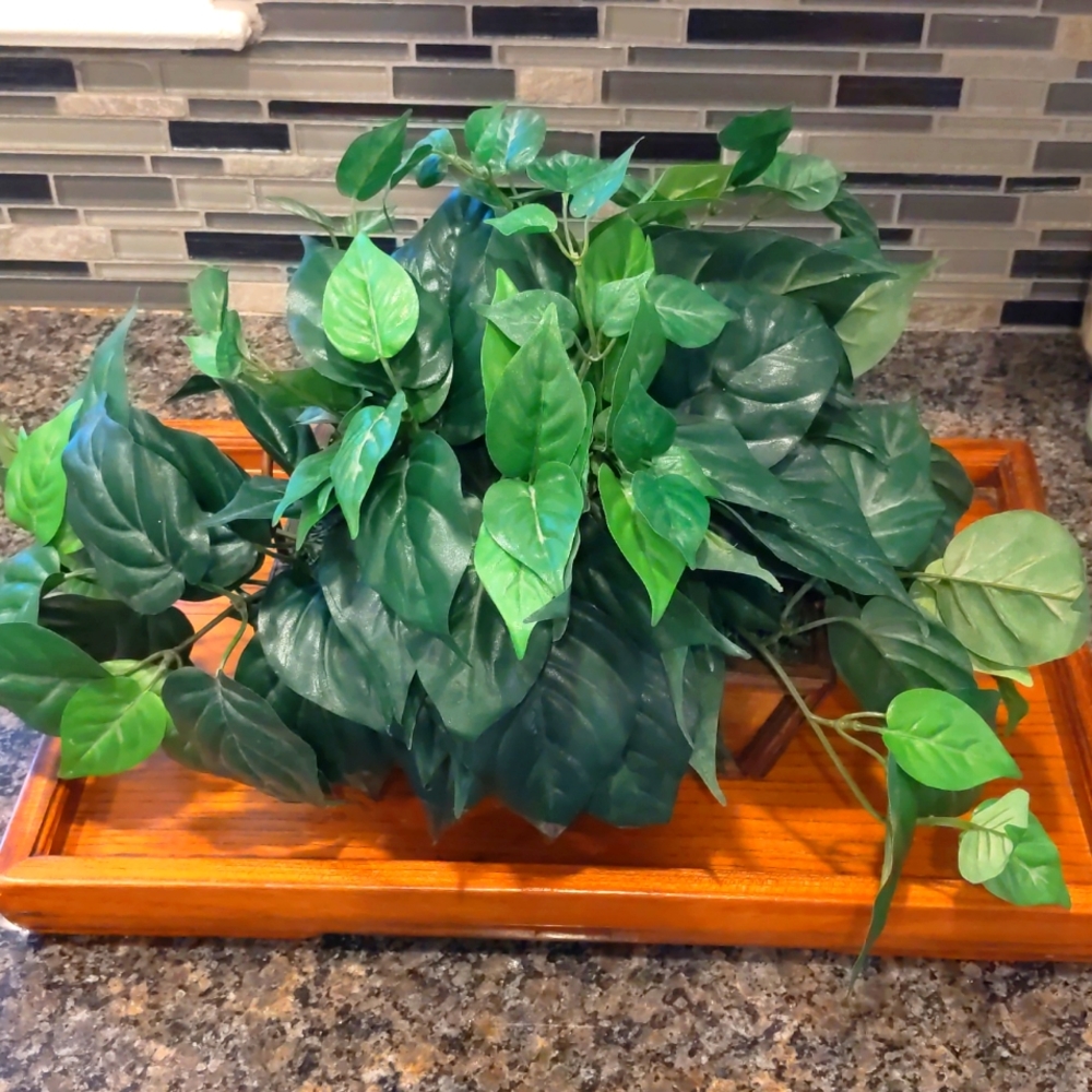 Silk flower Faux Flower Dilk Plant Philodendrum Metal Gold Wood Basket Bucket